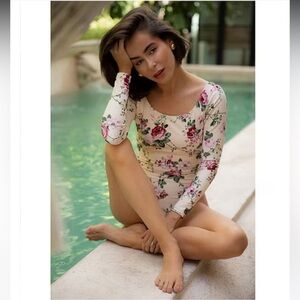 NWT Antonio Melani The Style Bungalow Miraflores Long Sleeve One Piece Swim